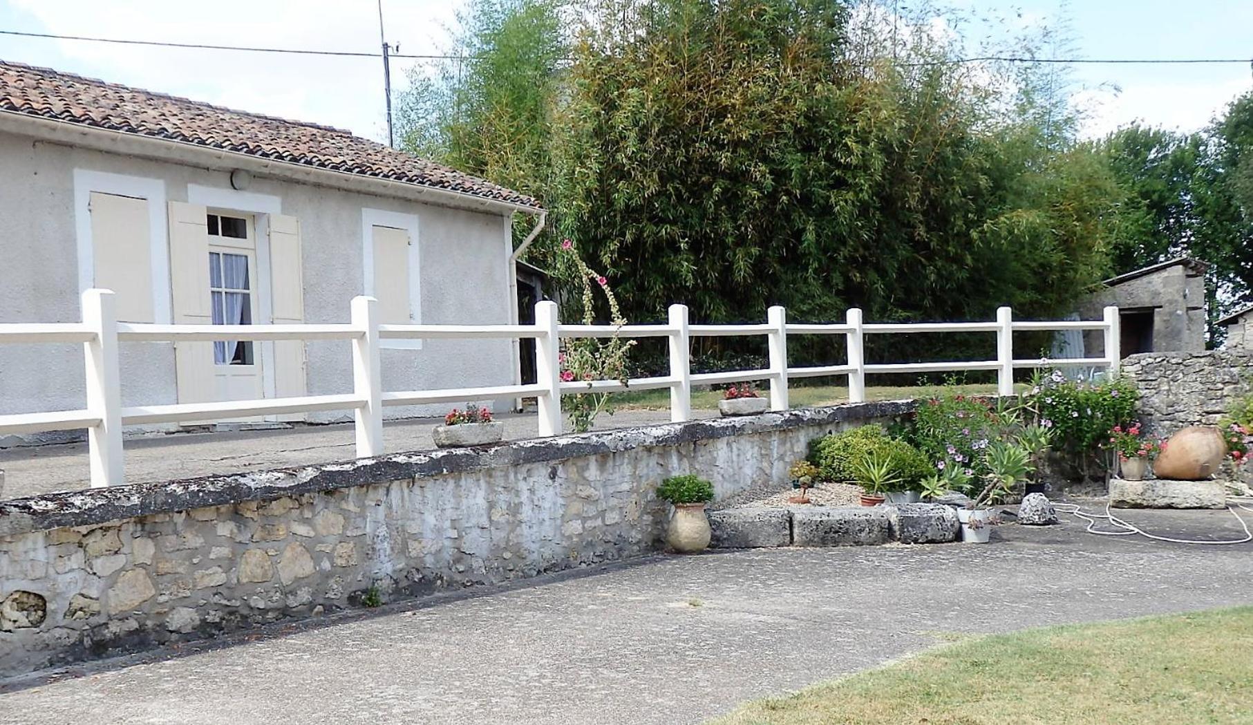 Domaine De Laroque Lou Maisouet Casteljaloux Exterior photo